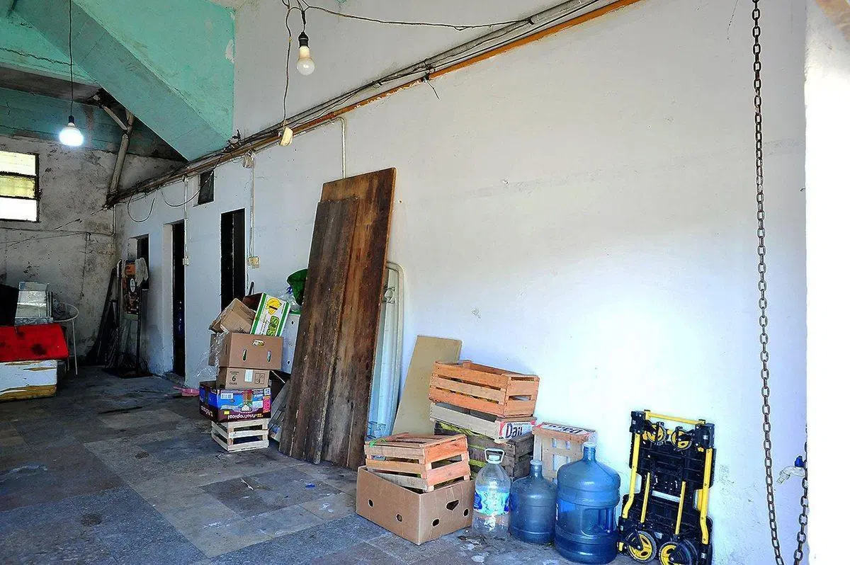 VENTA GALPON  CON BAÑO Y FONDO EN VILLA DOMINICO 3