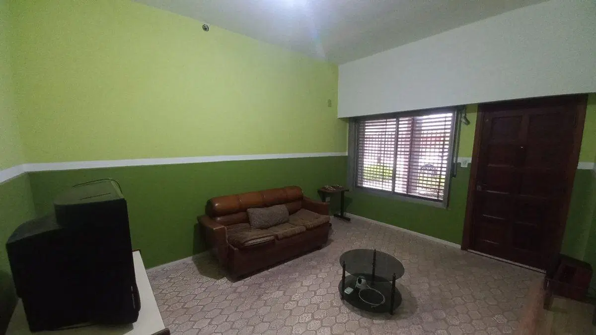 Venta Casa 6 ambientes Quilmes Oeste 2