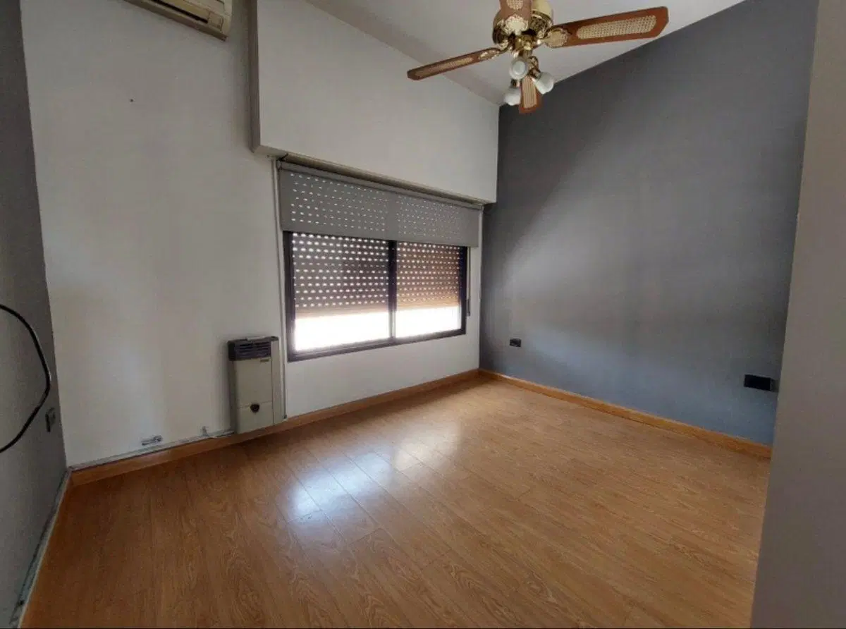 CASA EN VENTA CON PISCINA, QUINCHO, GARAGE 3 AUTOS 2