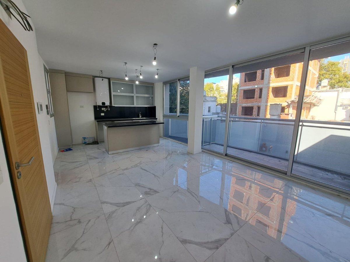VENTA 2 AMB 51M2 SEMIPISO COCHERA RAMOS MEJIA