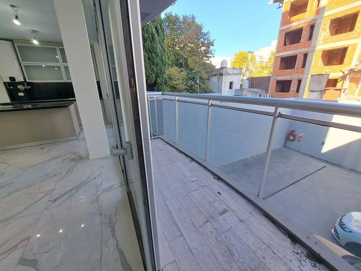 VENTA 2 AMB 51M2 SEMIPISO COCHERA RAMOS MEJIA 2