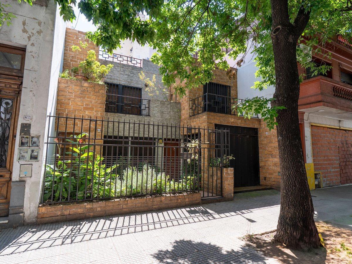 VENTA 2 CASAS CONSTITUCIÓN CON PARQUE Y COCHERA