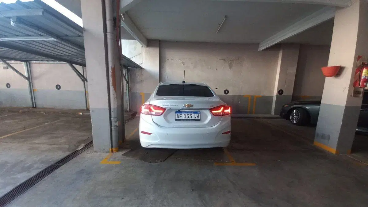 Venta de Cochera en Villa Santa Rita 5