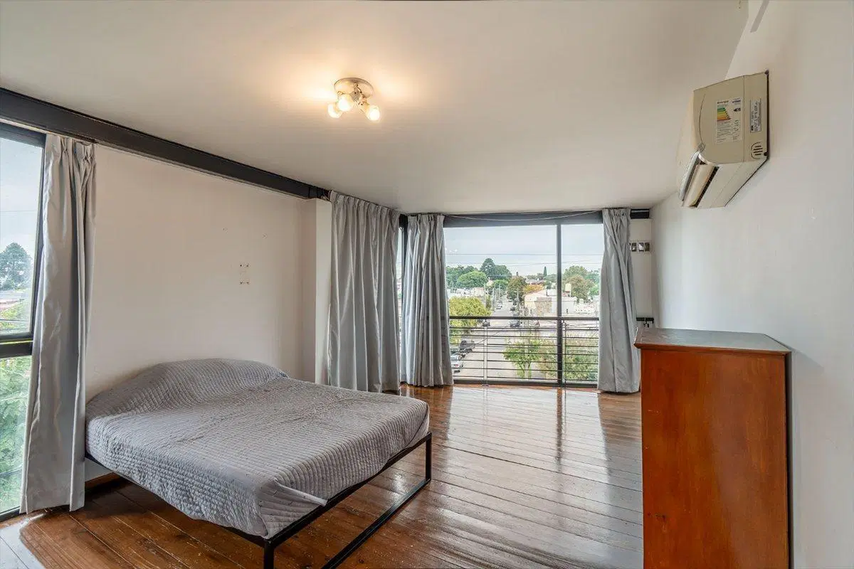 VENTA PH 2 AMB. EN PLANTA ALTA BERNAL E.  QUILMES 4