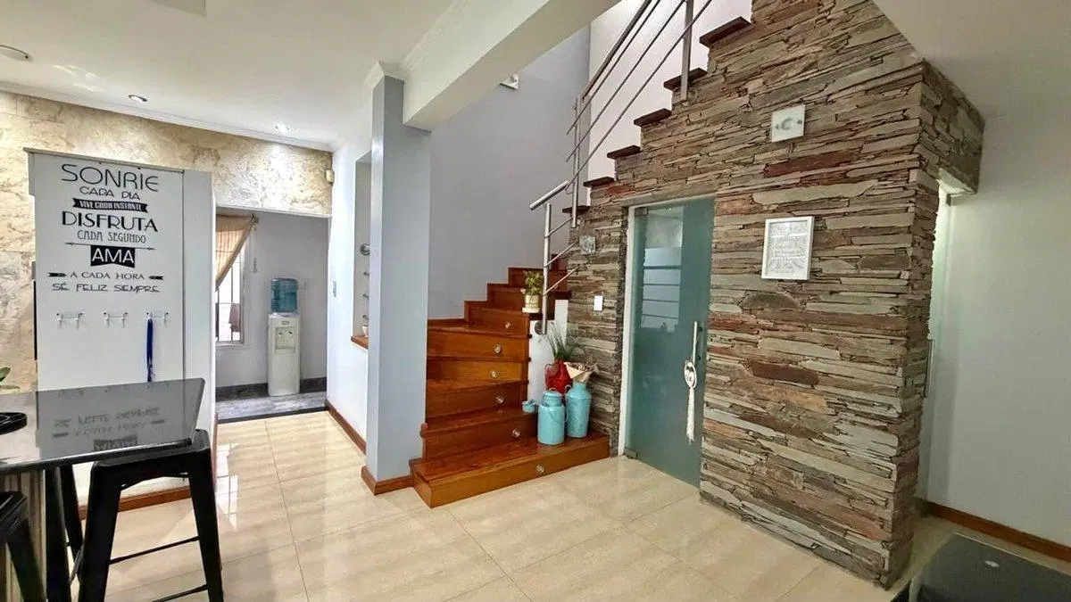 CASA 6 AMBIENTES CON PATIO EN VENTA WILDE 3