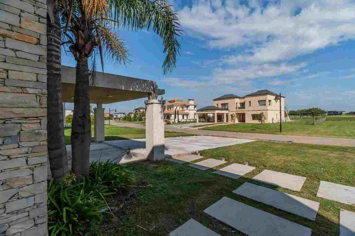 VENTA CASA  CANNING 2