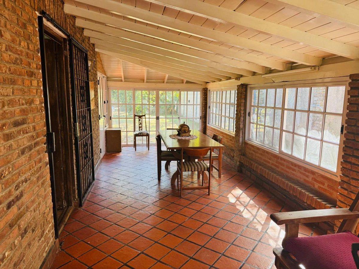 CASA EN VENTA 6 AMBIENTES LA REJA MORENO