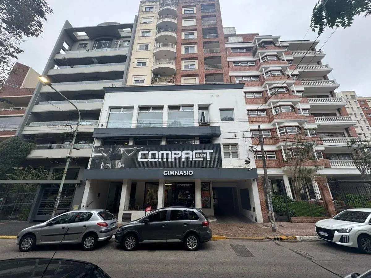 VENTA DEPARTAMENTO 75 M2  C/COCHERA QUILMES CONESA 3