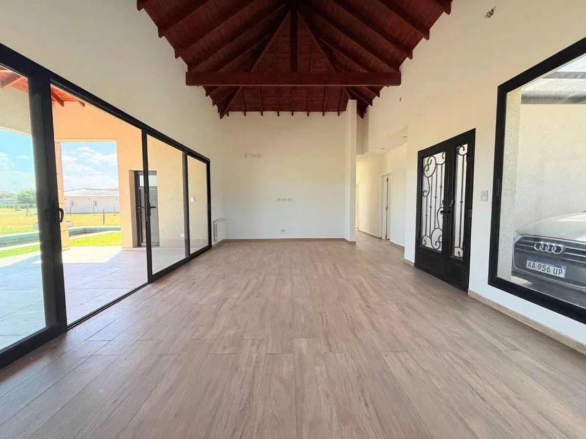 VENTA CASA 4 AMBIENTES EL REBENQUE 3