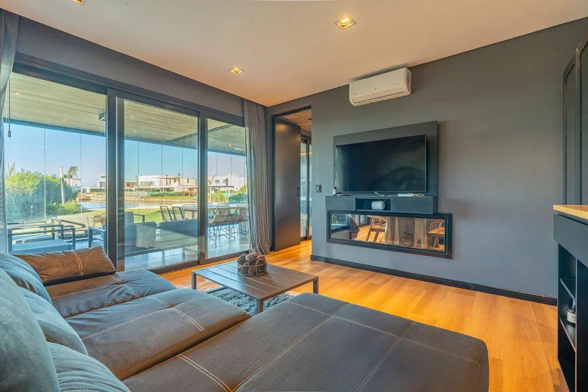 CASA EN VENTA VILLALOBOS 5 AMBIENTES AL LAGO 4