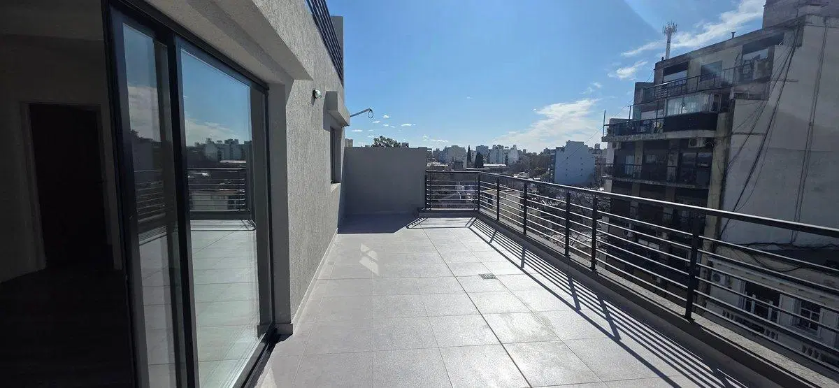 VENTA DEPARTAMENTO CHACARITA SEMIPISO 2 AMB EXC. 2