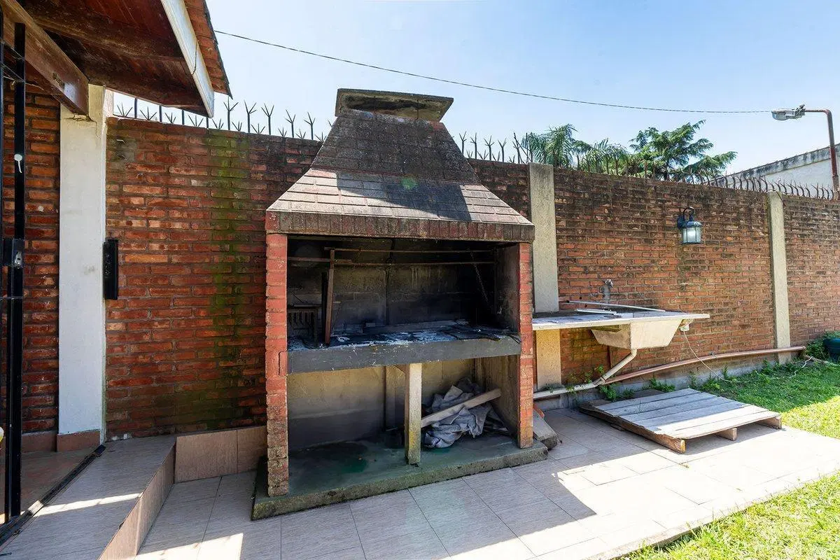 VENTA CASA 5 AMB QUILMES CON PILETA 5