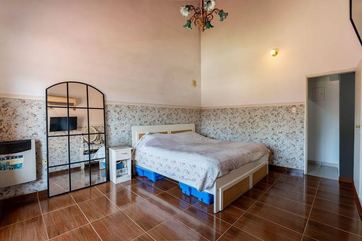 VENTA CASA 5 AMB QUILMES CON PILETA 4