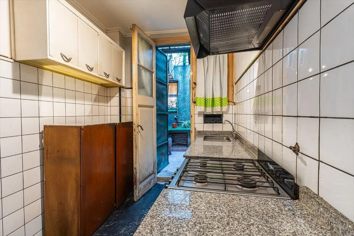 VENTA DEPARTAMENTO 2 AMBIENTES CON PATIO BARRACAS 4