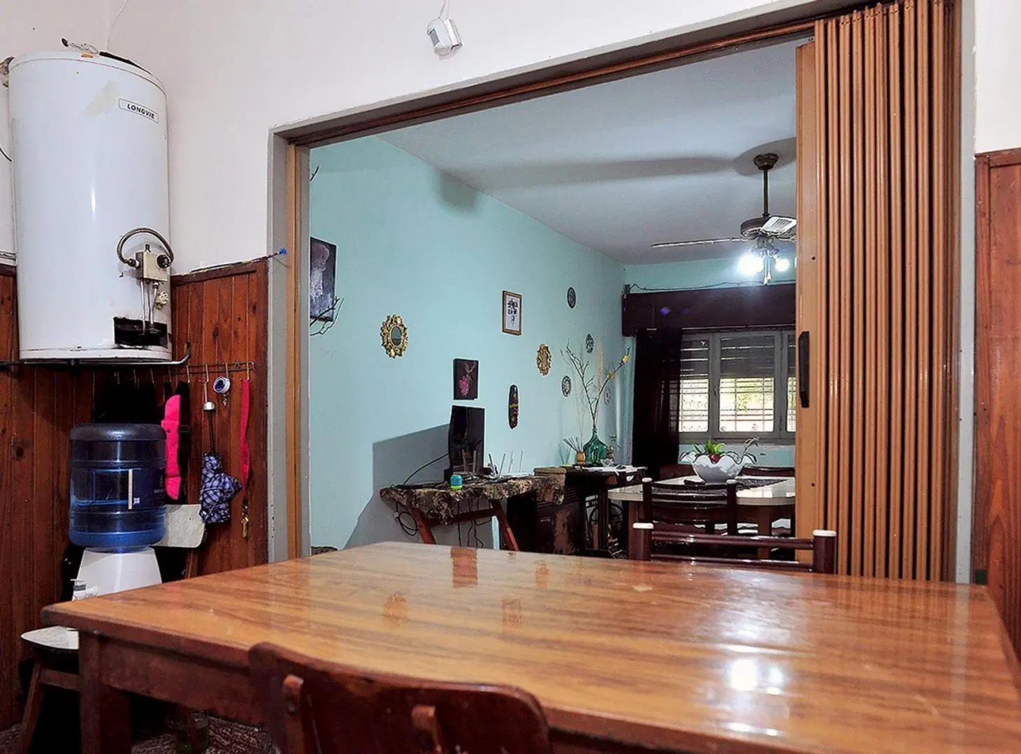 VENTA CASA CON FONDO JARDIN Y COCHERA BERAZATEGUI 5