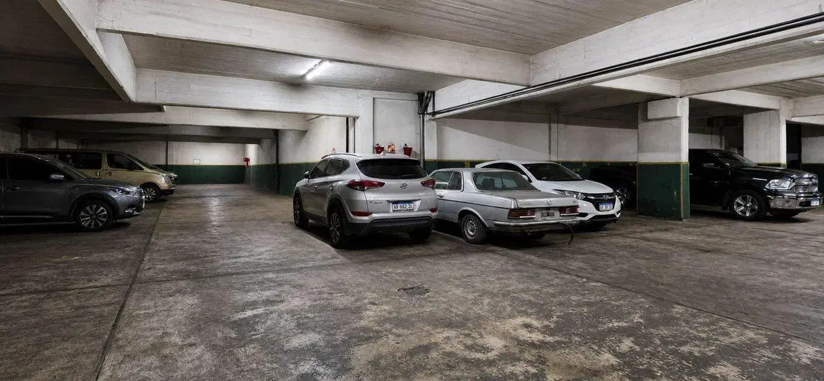 VENTA COCHERA FIJA CUBIERTA EN GARAGE | MONSERRAT 3