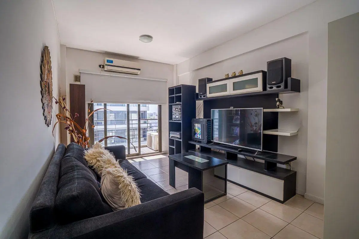 VENTA 2 AMBIENTES  EN CASEROS 2