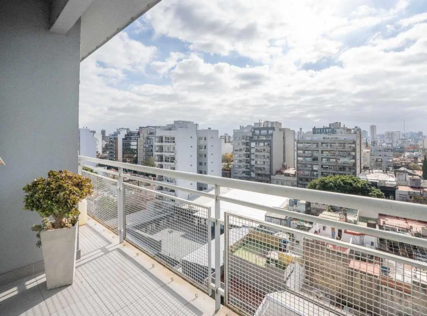 VENTA DÚPLEX 4 AMBIENTES 2 COCHERAS  CHACARITA 3