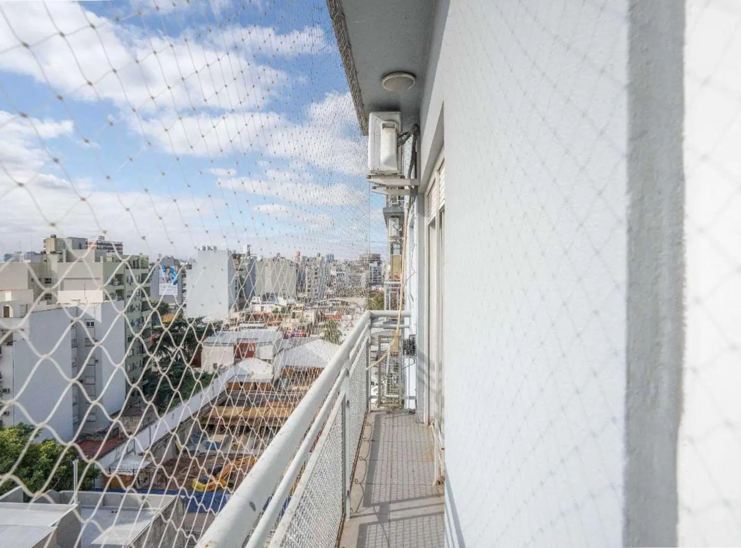 VENTA DÚPLEX 4 AMBIENTES 2 COCHERAS  CHACARITA 5