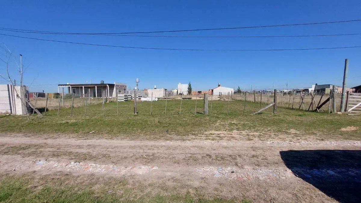 VENTA LOTE 600 M2 DOMSELAAR con materiales 5
