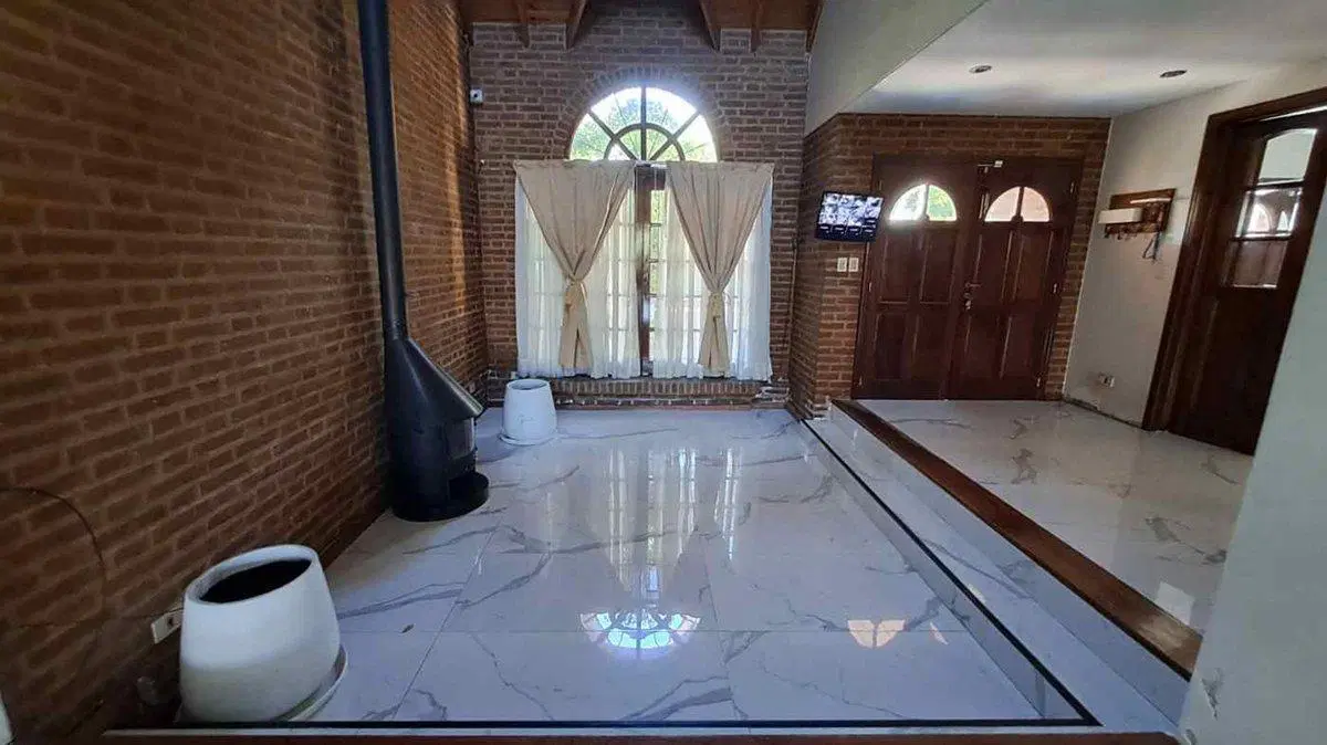 venta casa 4 ambientes con jardín quincho y pileta 3