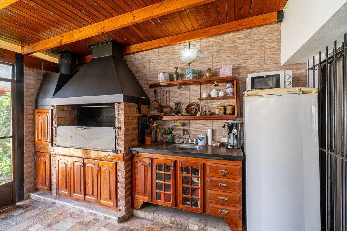 VENTA CASA CON QUINCHO COCHERA Y JARDIN EN HUDSON 5