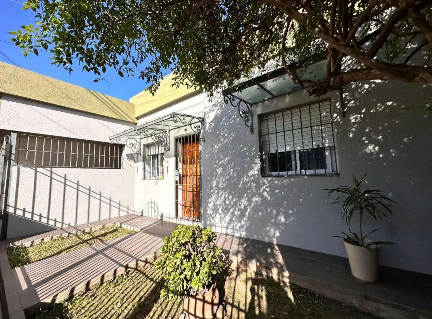 Venta casa 3 Amb  RECICLADA Apto Crédito, Turdera 3