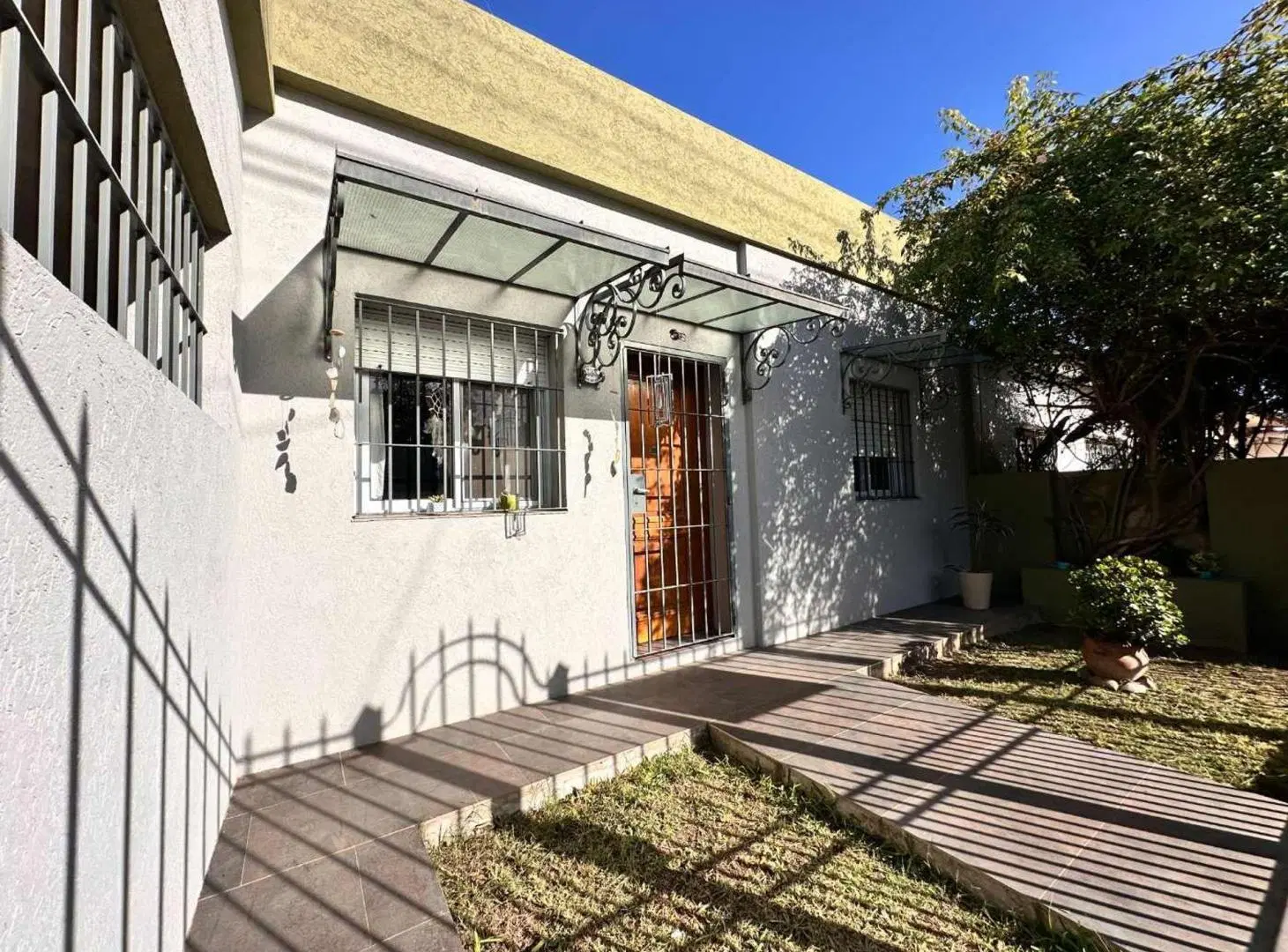 Venta casa 3 Amb  RECICLADA Apto Crédito, Turdera 2