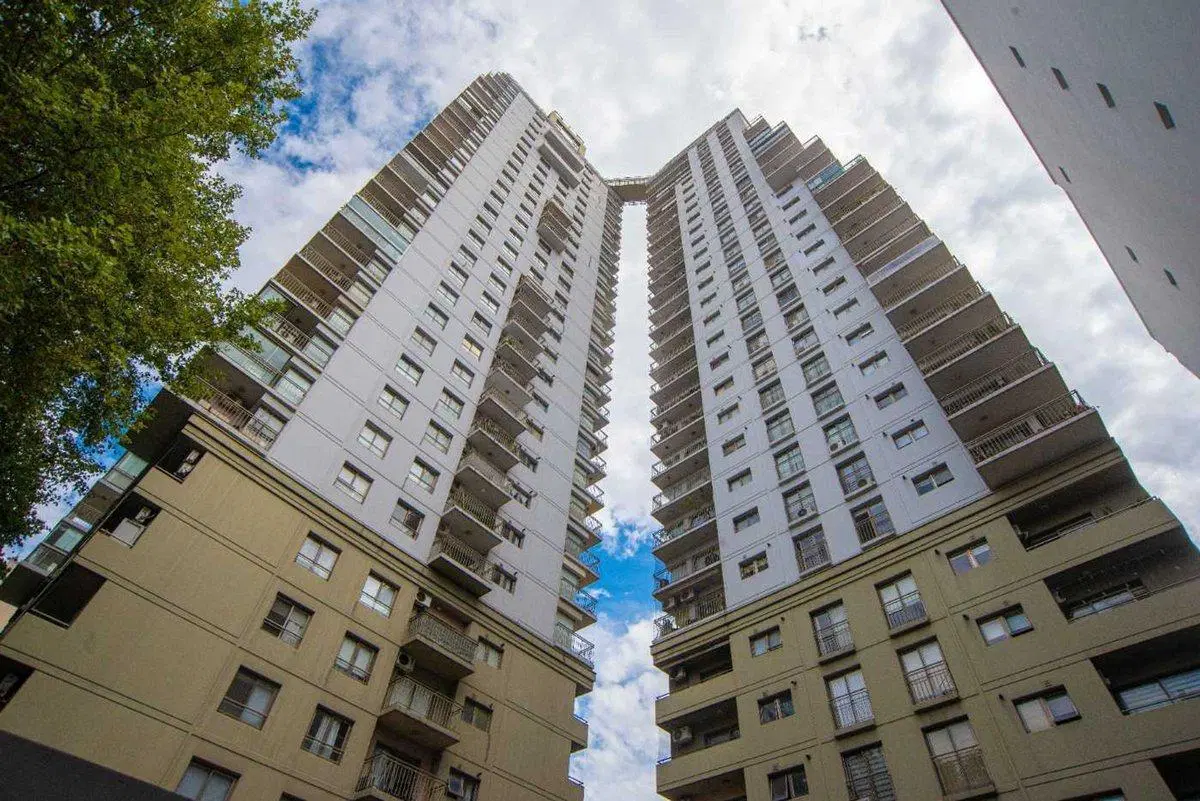 VENTA COMPLEJO SOLARES 3 AMBIENTES CON COCHERA 3