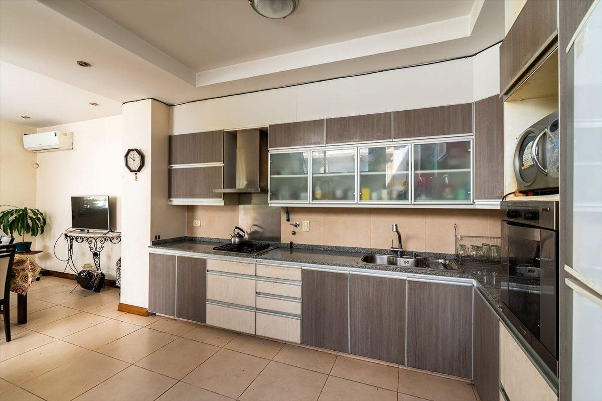 VENTA VELEZ SARSFIELD CASA 5 AMBIENTES EXCELENTE
