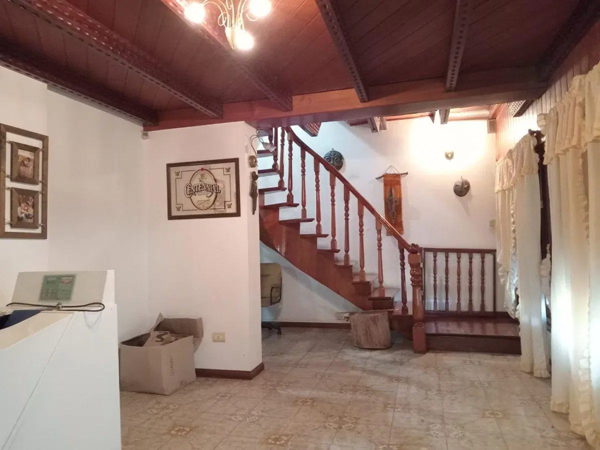 VENTA CASA 4 AMBIENTES CON DOS COCHERAS EN QUILMES 4
