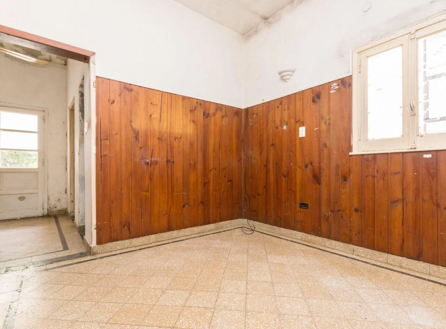 OPORTUNIDAD Casa en venta a reciclar, amplio lote 5