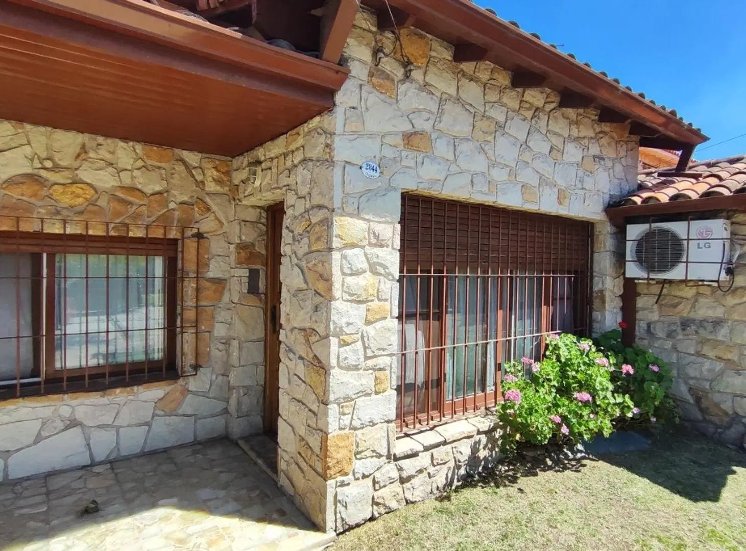 VENTA CASA 4 AMBIENTES EZPELETA GARAGE PARQUE 5