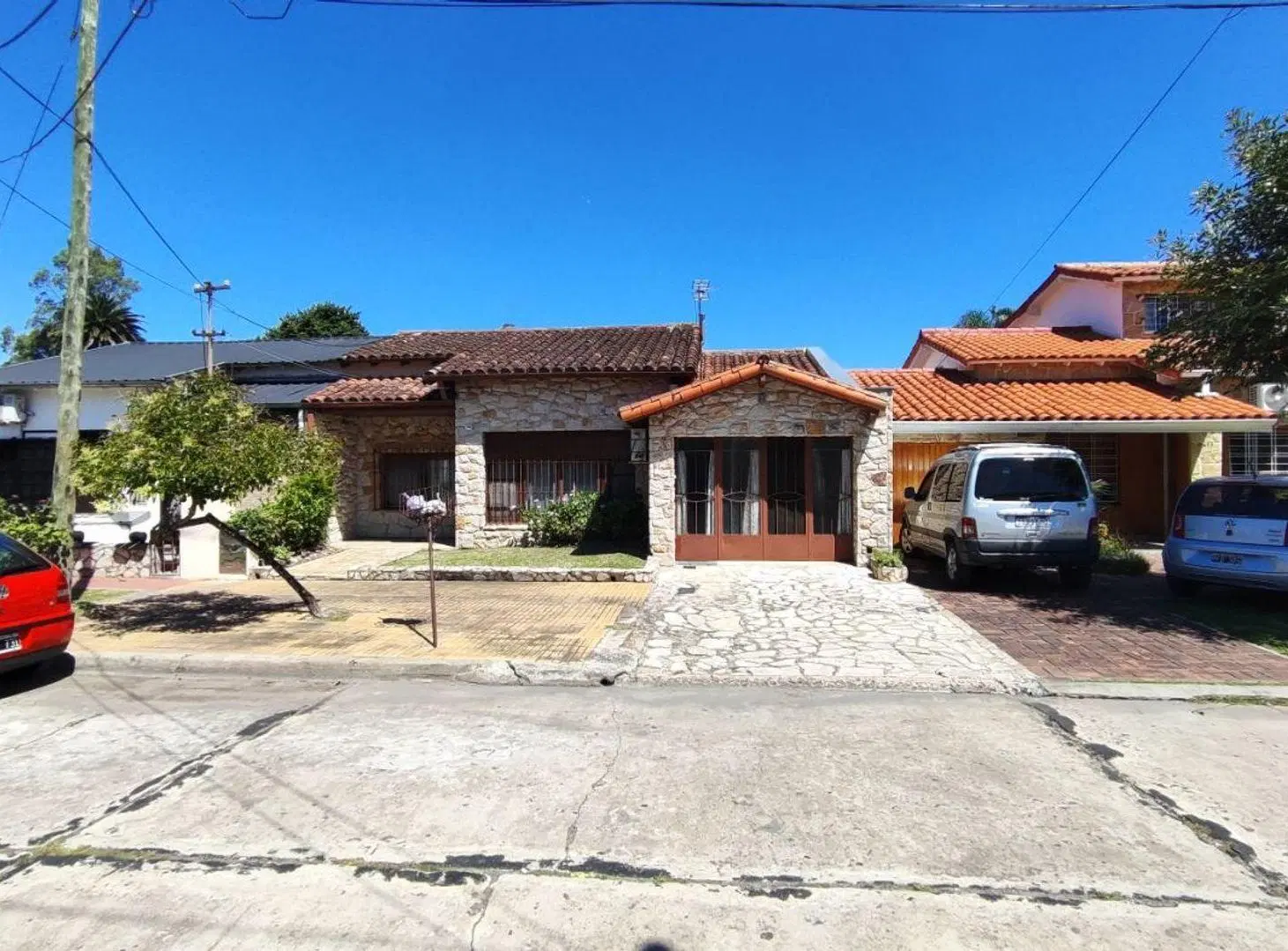 VENTA CASA 4 AMBIENTES EZPELETA GARAGE PARQUE 4