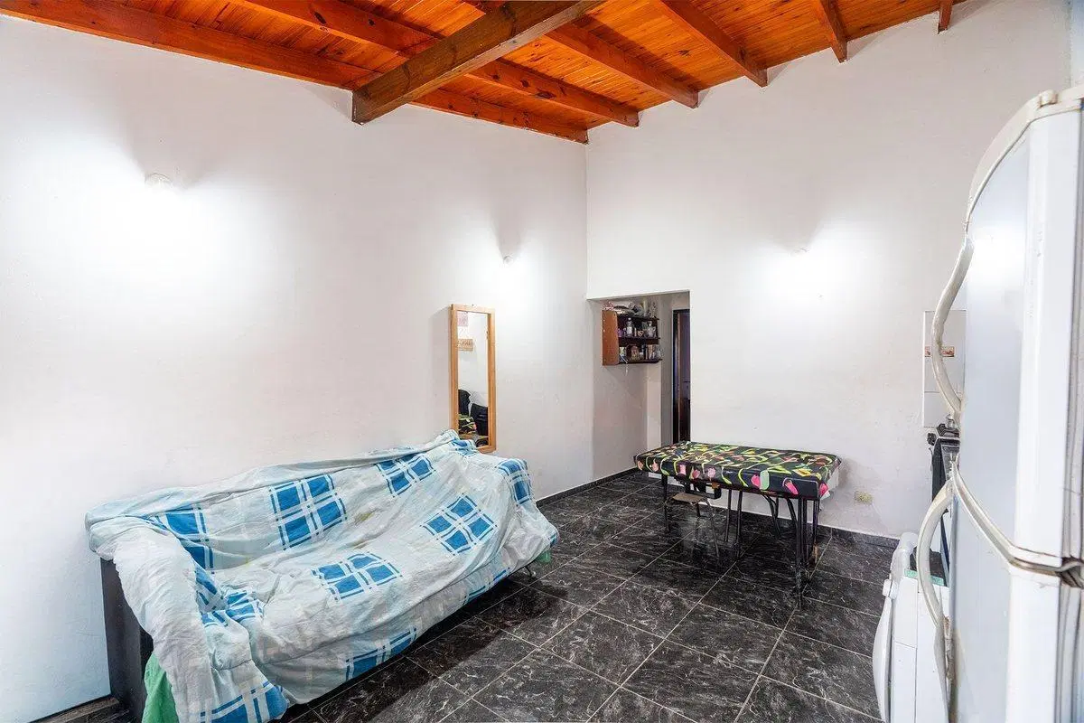 VENTA PH 2 AMBIENTES C/ENTREPISO AL FRENTE WILDE 3