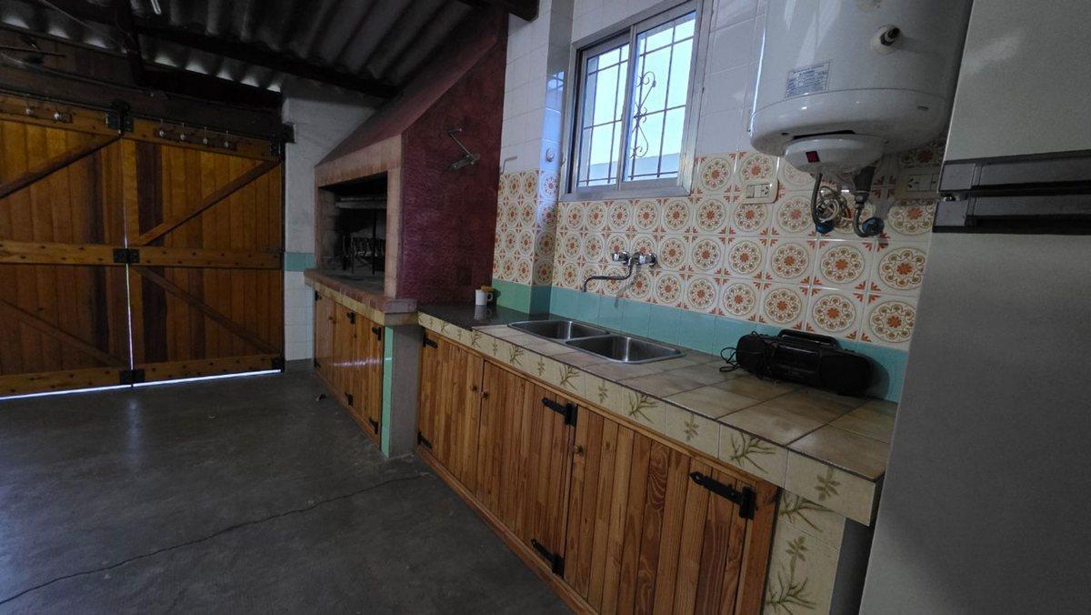 Foto de VENTA CASA 4 AMBIENTES BERNAL, imagen 3