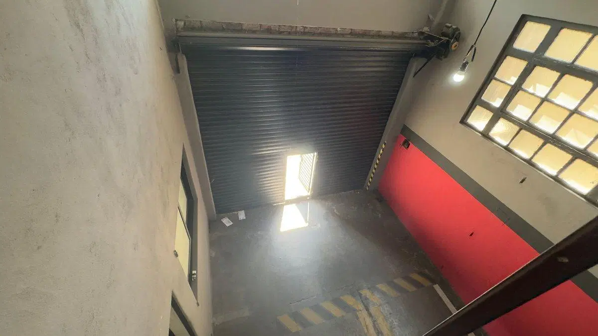 Venta Deposito Sarandi 150 m2 Oportunidad 3