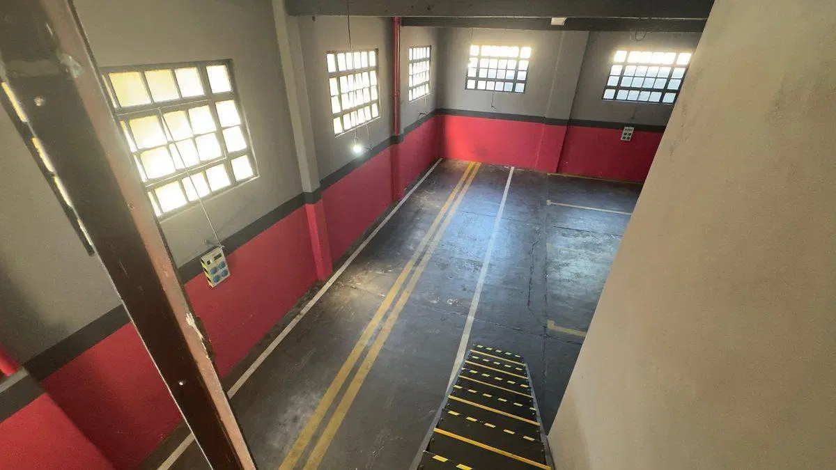 Venta Deposito Sarandi 150 m2 Oportunidad 4