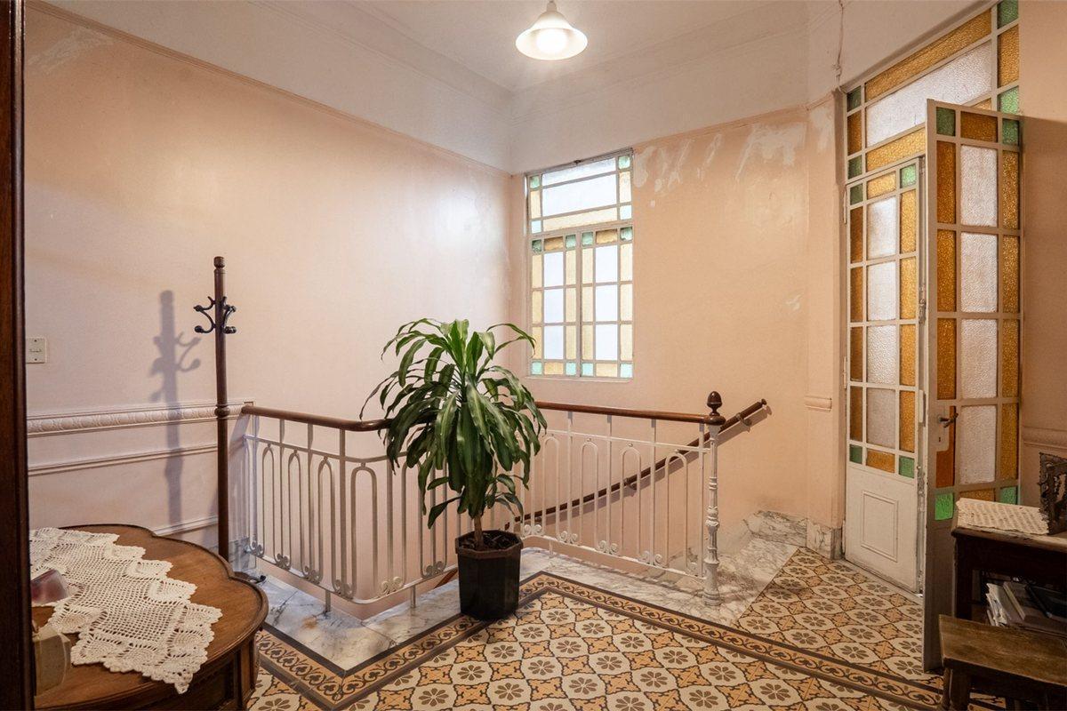 Foto de VENTA PH CON TERRAZA EN BALVANERA, imagen 2