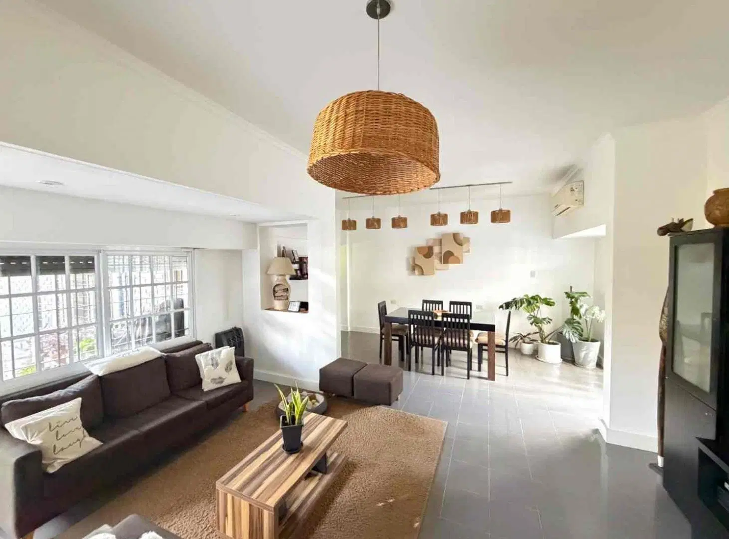 VENTA CASA 5 AMB EN UNA PLANTA Y JARDIN EN BERNAL 4