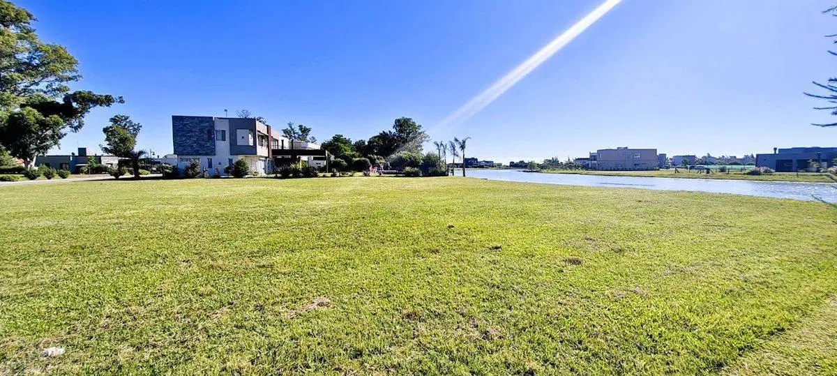 VENTA LOTE A LAGUNA BARRIO SAN LUCAS SAN VICENTE 4