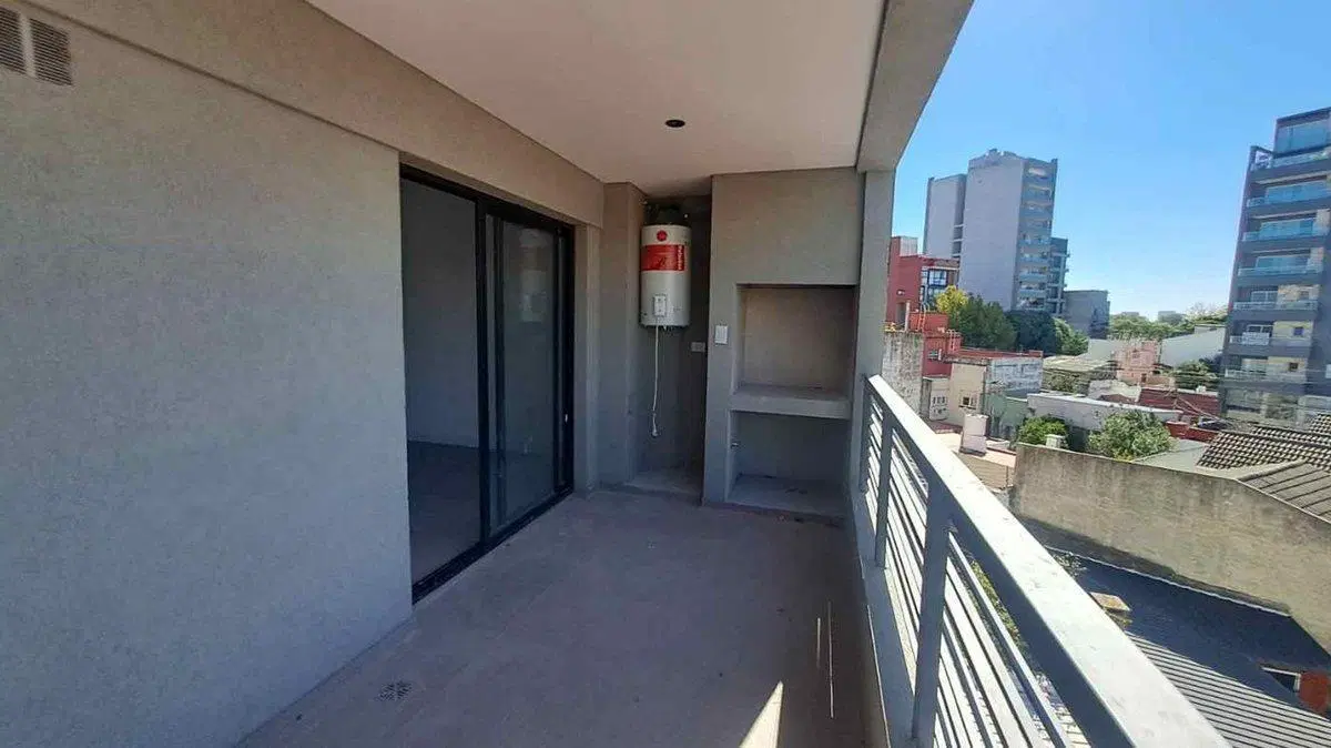 VENTA DEPTO 2 AMBIENTES A CON BALCÓN Y PARRILLA 4