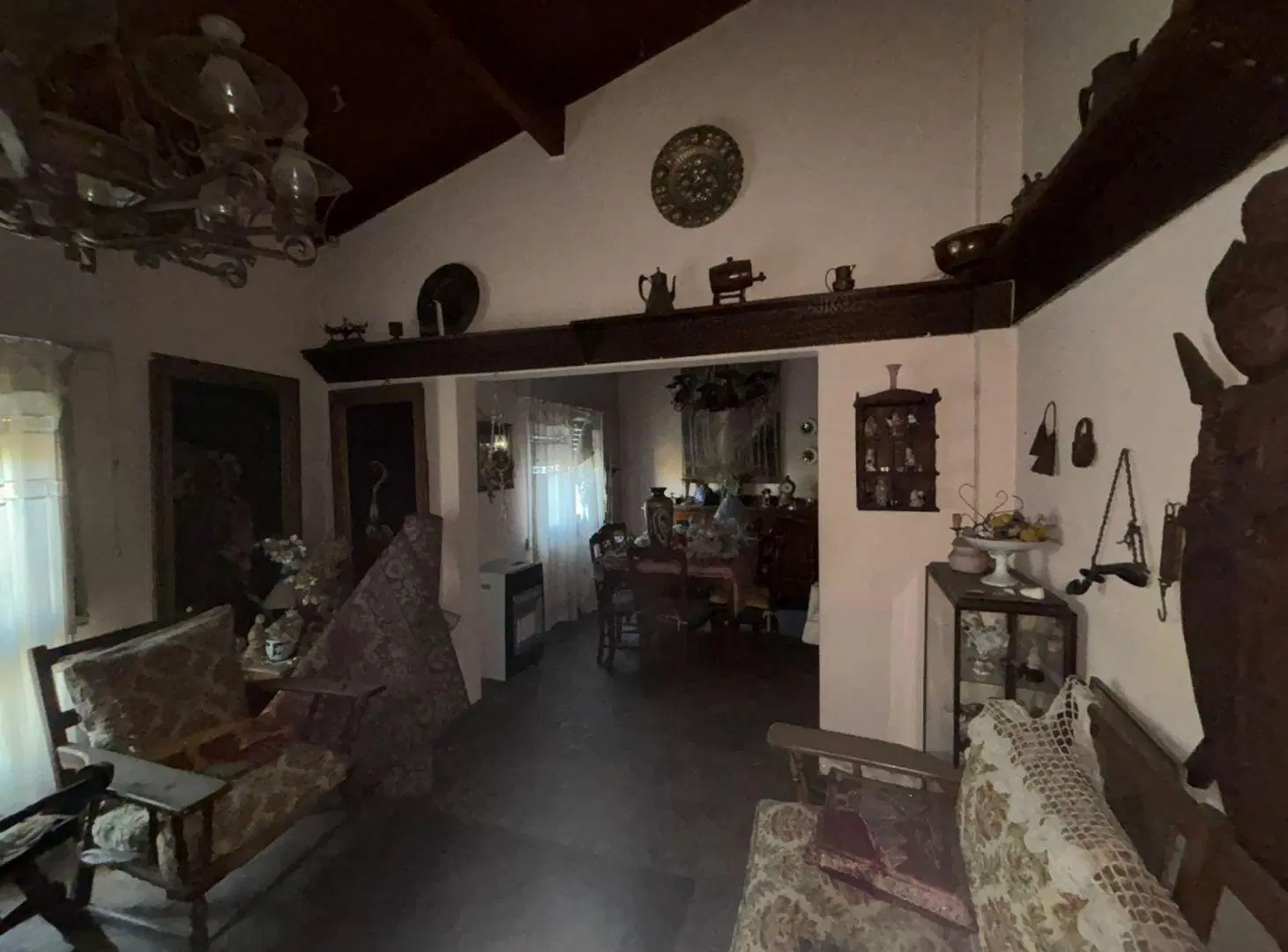 VENTA CASA A REFACCIONAR PALOMAR MORON 4