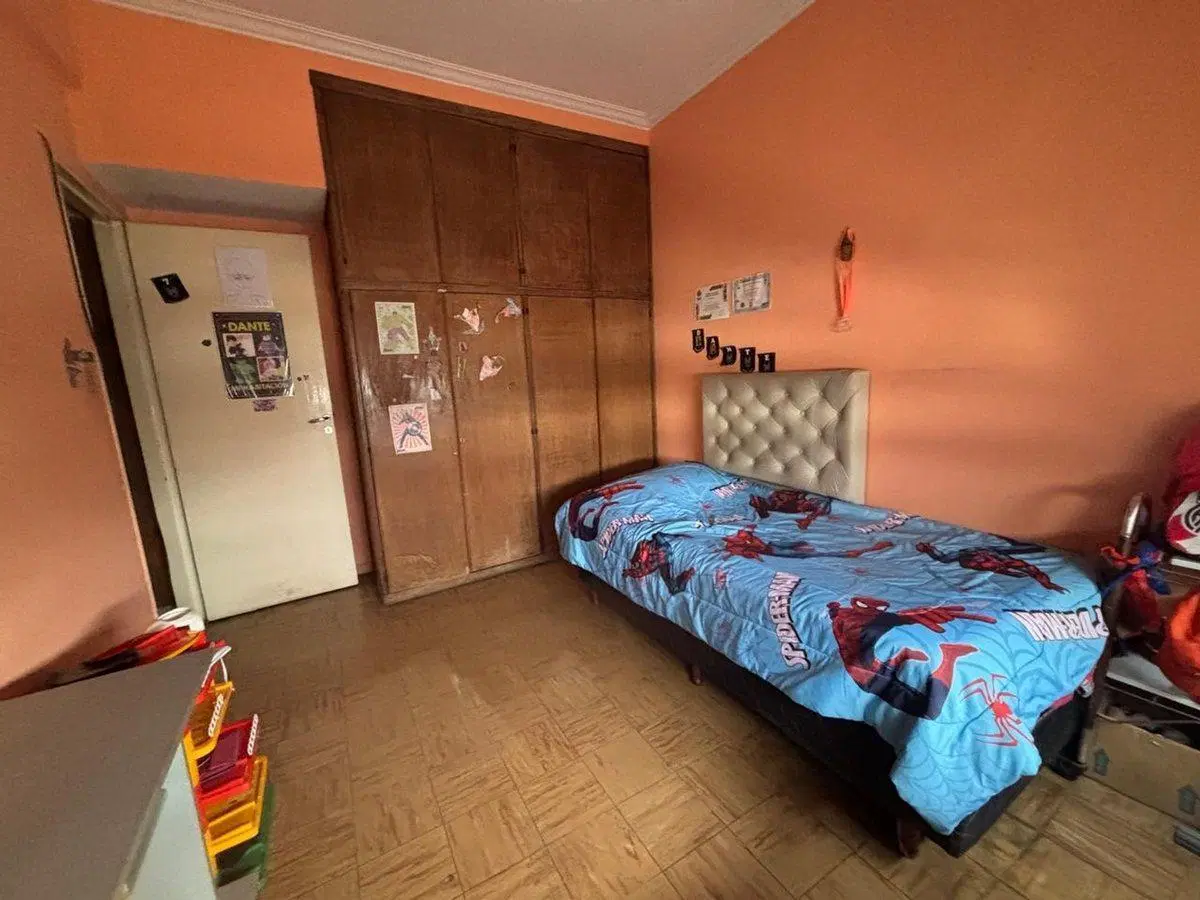 VENTA  CASA VALENTIN ALSINA CON LOCAL + GALPON 4