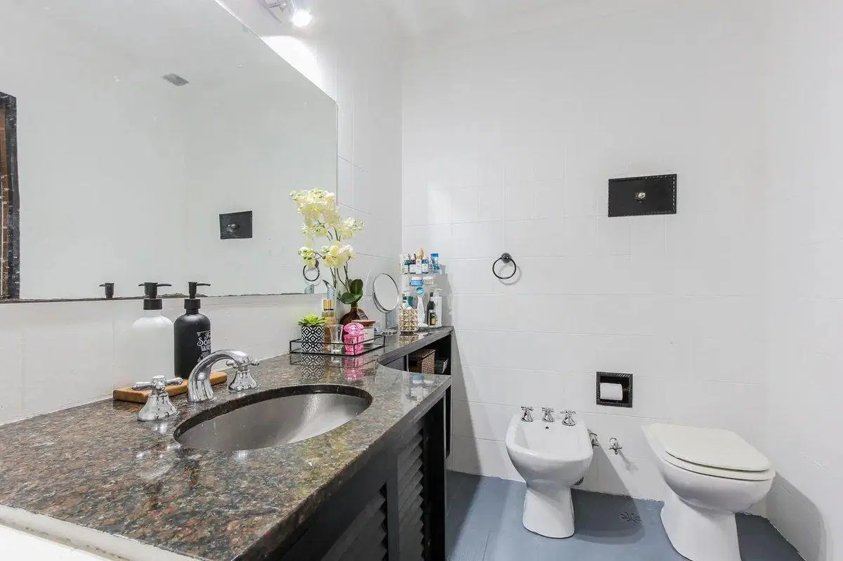 VENTA CASA 4 AMB 2 COCH PATIO LINIERS 218 M2 5