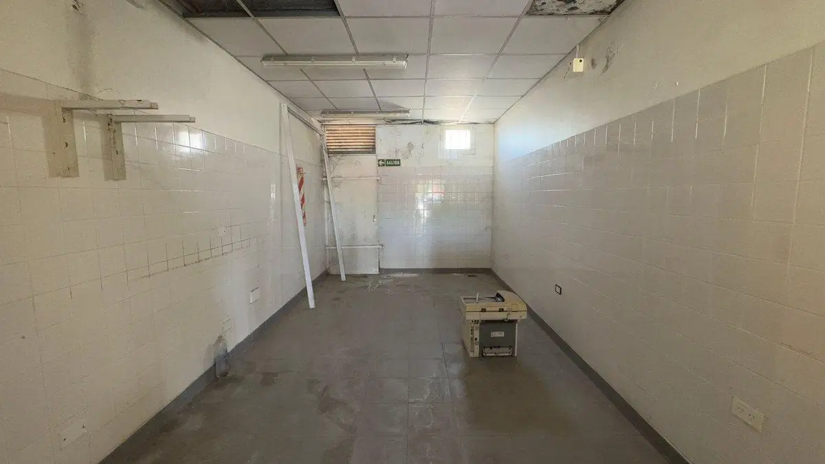 Alquiler Local de 51m2  en Pilar 4