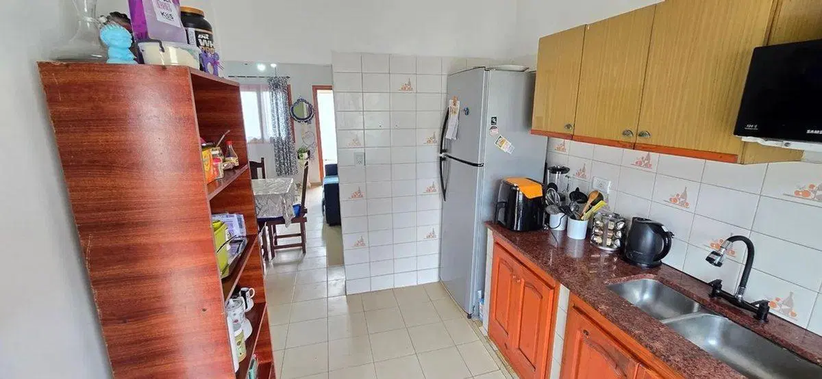 Casa en alquiler con patio en Ezpeleta 5