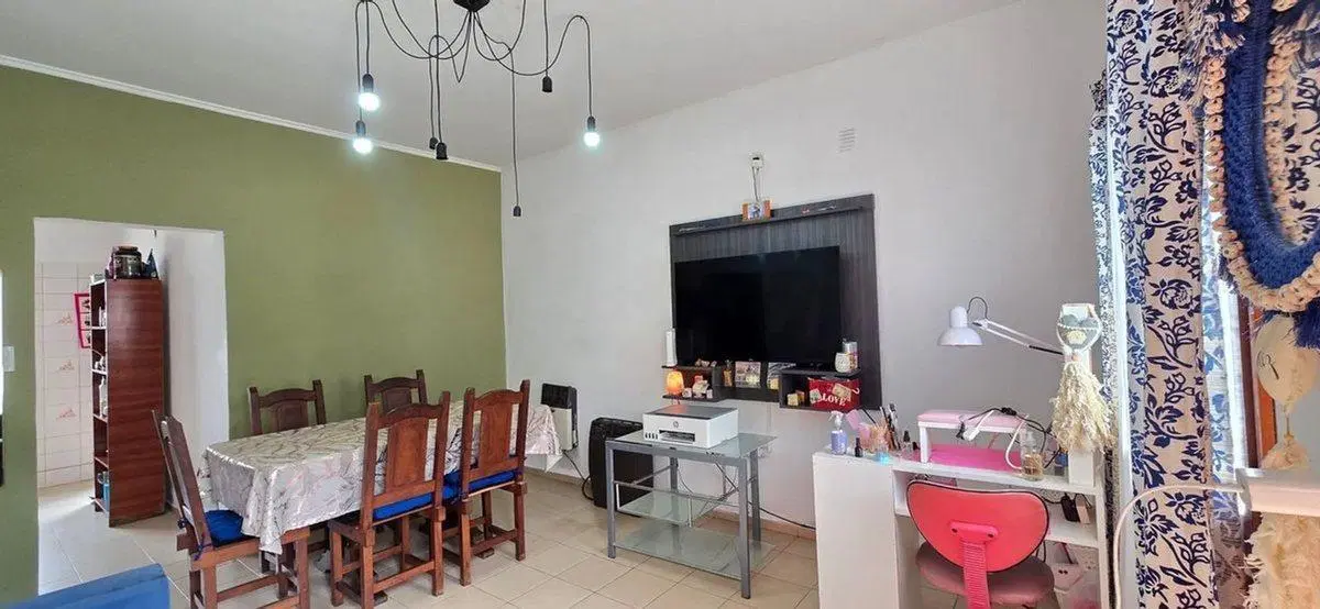 Casa en alquiler con patio en Ezpeleta 2