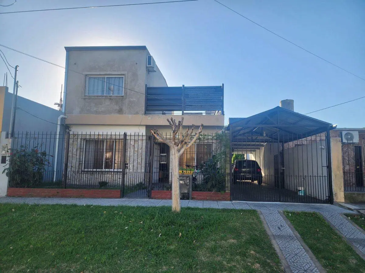 Venta Casa 4 ambientes Quilmes 4