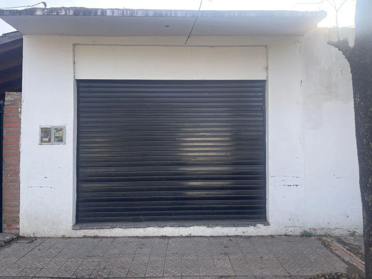 Venta Casa en Libertad Merlo, con local lote 395m2 5
